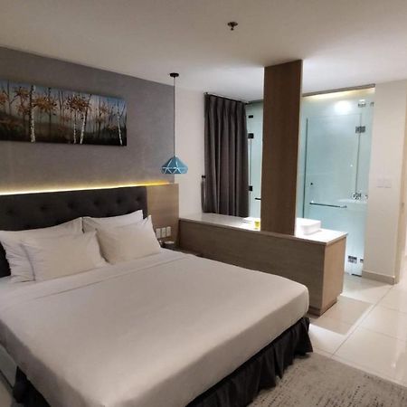Oceanami Villas & Beach Club 3 Bedroom Villa لونغ  هاي المظهر الخارجي الصورة